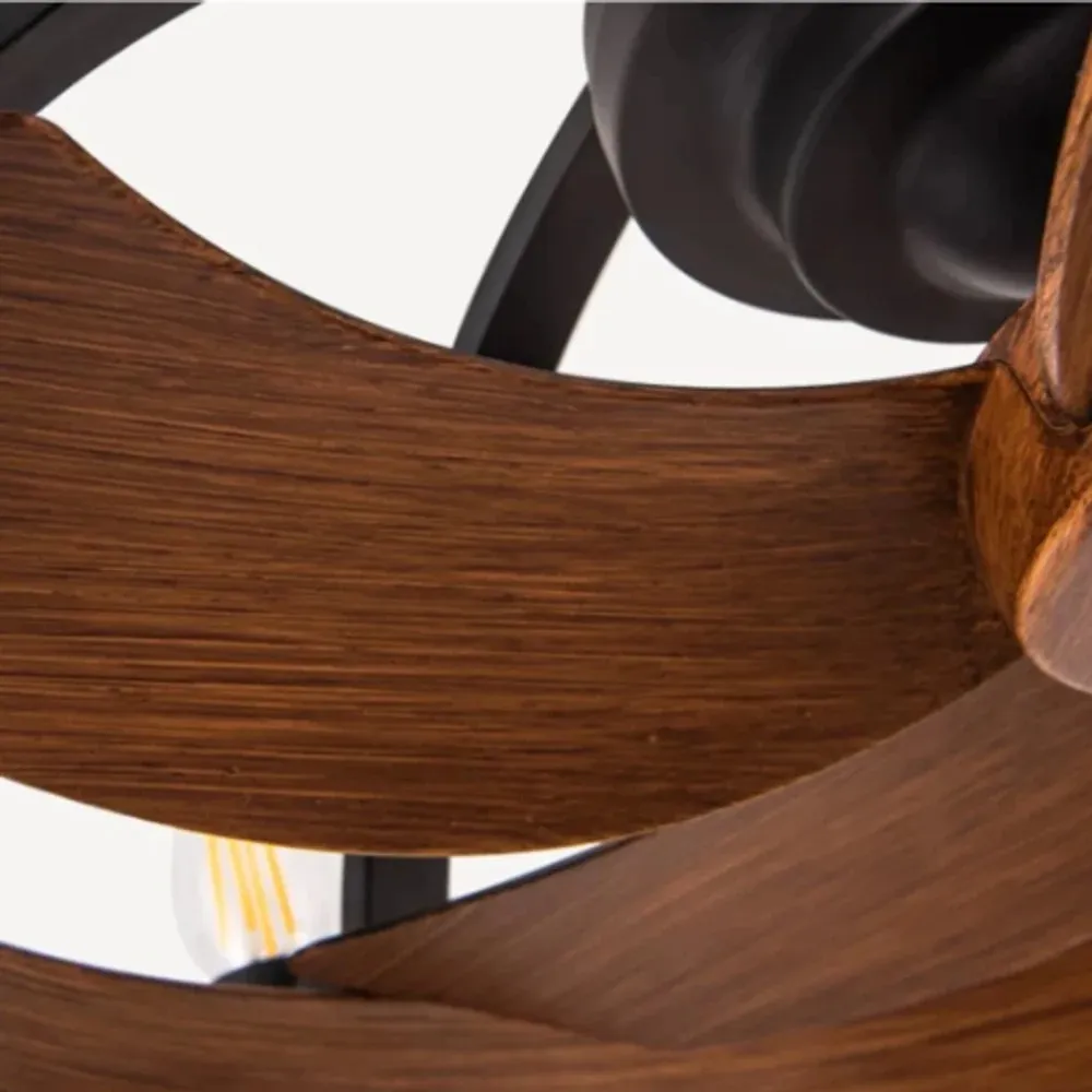 detail wood grain blade